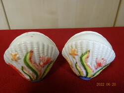 Spanish porcelain hand painted salt and pepper shaker. Shell shape, seahorse on the side. He has! Jókai.