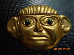 Aranyozott Inka indián maszk zöld szemekkel bross/ medál