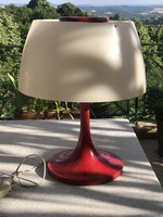 Retro red staple white plastic shade desk lamp