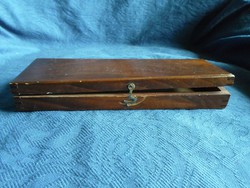 Very old wooden box, tapped, ratchet 26 x 8.5 cm