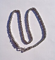 46.9 Cm. Long silver royal chain