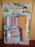 Old retro hairdresser accessory pack
