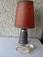 Hunting tin sculpture table lamp