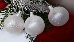 Üveg karácsonyfadísz havas gömbök 3 db hibátlan