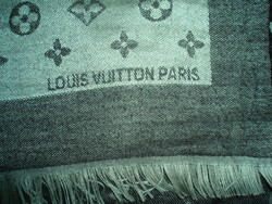 Vintage LOUIS VUITTON PARIS nagykendő