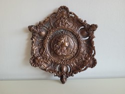 Vintage régi domború fém öntvény fali dísz 26,5 cm