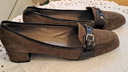 Kényelmes, finom, barna, olasz, bőr női cipő 37-es méretű, szép részletekkel