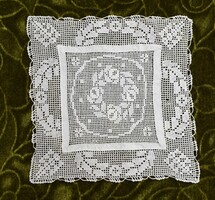 Antik horgolt csipkés díszzsebkendő tálcakendő kis terítő  15 x 14,5 cm
