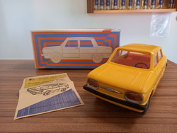 Zaporozes szovjet elemes autó eredeti dobozzal és leírással