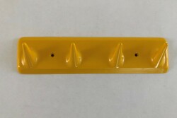 Hibátlan sárga műanyag, retro, falra szerelhető 4 ágú fogas, akasztó