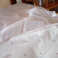 Ovális, különleges, fehér selyemdamaszt asztalterítő, új, 220 x 125 cm