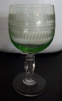 Antik talpas csiszolt zöld üveg borospohár