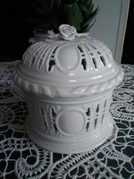 White Herend porcelain biscuit holder with a rare openwork pattern!