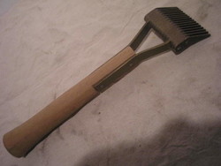 Old strong dense fruit picker v. Animal comb v. Thread separating tool in good condition