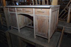 Antique lingel desk