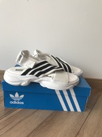 Adidas szandál nyári cipő