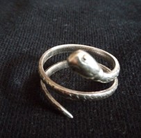 Kígyó ezüst gyűrű.