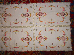 --Embroidered tablecloth with lace inserts, good condition 82 cm x 54 cm