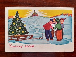 Régi karácsonyi képeslap rajzos levelezőlap kisfiúk szánkóval karácsonyfával