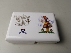 HAND-PAINTED PORCELAIN NAME TAG HOLDER WITH MONOGRAM