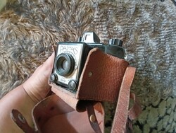 Régi pajtás fényképezőgép eredeti bőr tokjában
