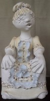 Dt/068 - éva orsolya kovács ceramicist - sitting girl in an apron