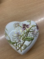 Zsolnay heart-shaped bonbonier. With spring pattern