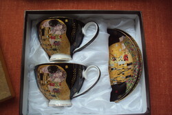 Gustav Klimt "A Csók" c. festményével applikált,2 személyes teás készlet díszdobozában.