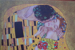 Gustav Klimt "A Csók" c. festményével applikált,ovális, jénai üveg kínálótálca,saját díszdobozában.
