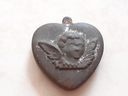 Régi mini fém szív alakú angyalos vintage szelence 4 cm