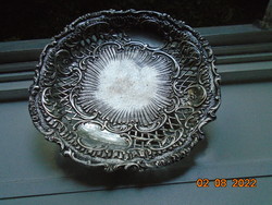 Antik 800 ezüst tál mesterjellel , trébelt-poncolt  áttört rács és rózsa mintákkal