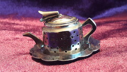 Ezüstszínű fém teafű kanna, miniatűr (L2876)