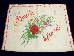 Virág mintával hímzett díszpárna, párna huzat "Álmodj édesen" felirattal 52 x 41 cm