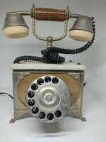 Régi, antik vonalas kagylós telefon