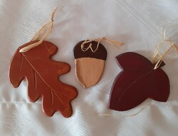 3 hanging wooden autumn leaves and acorns, autumn decoration