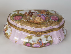 Limoges porcelán doboz - kézzel festett barokkos jelenetekkel