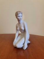 Aquincum porcelain, kneeling woman, 22cm