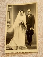 Régi esküvői fotó menyasszony vőlegény Pusztai Pál fotográfus Orosháza műtermi fénykép