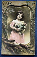 Antik Újévi   Ápr 1 . üdvözlő fotó képeslap  kisleány virágcsokorral