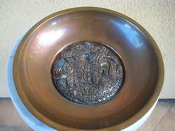 Juried decorative wall plate with an insert depicting a sacred pearl 22 cm