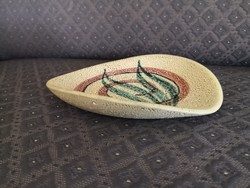 B. Várdeák Ildikó (?) kerámia, 'élet a spirálban'