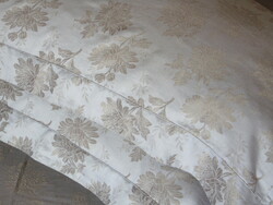 Elegant brocade bed linen