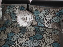 Beautiful Bedding / Bed Cover Set with Woven Pattern