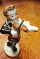 Hollóházi kézzel festett hegedűs fiú figura