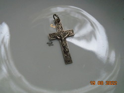 Silver niello leaf patterned cross pendant with body