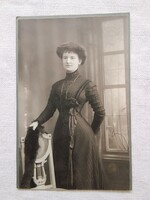 Antik, magyar kabinetfotó/keményhátú  fotó, elegáns hölgy, Mérei és Tsa. Budapest 1900 körül