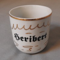 Bohémia bögre porcelán pohár Beribert feirattal