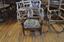 Rusztikus karfás szék