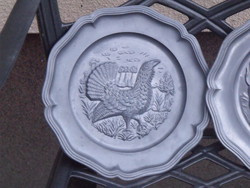 Nice heavy massive hunter motif tin / cin wall plate / decorative plate
