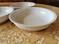 Fehér porcelán leveses,  főzelékes tányér, kisebb méretű